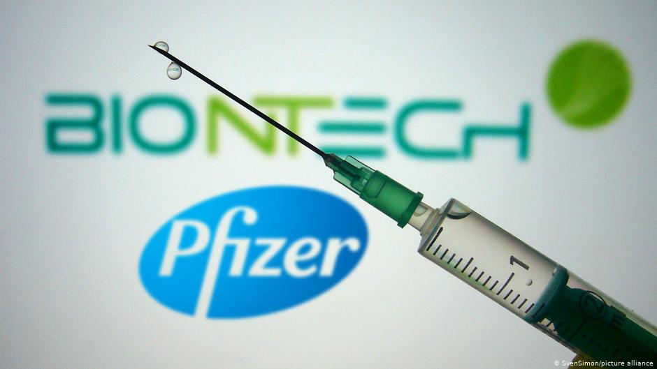 Pfizer propone una tercera dosis como refuerzo contra variante delta