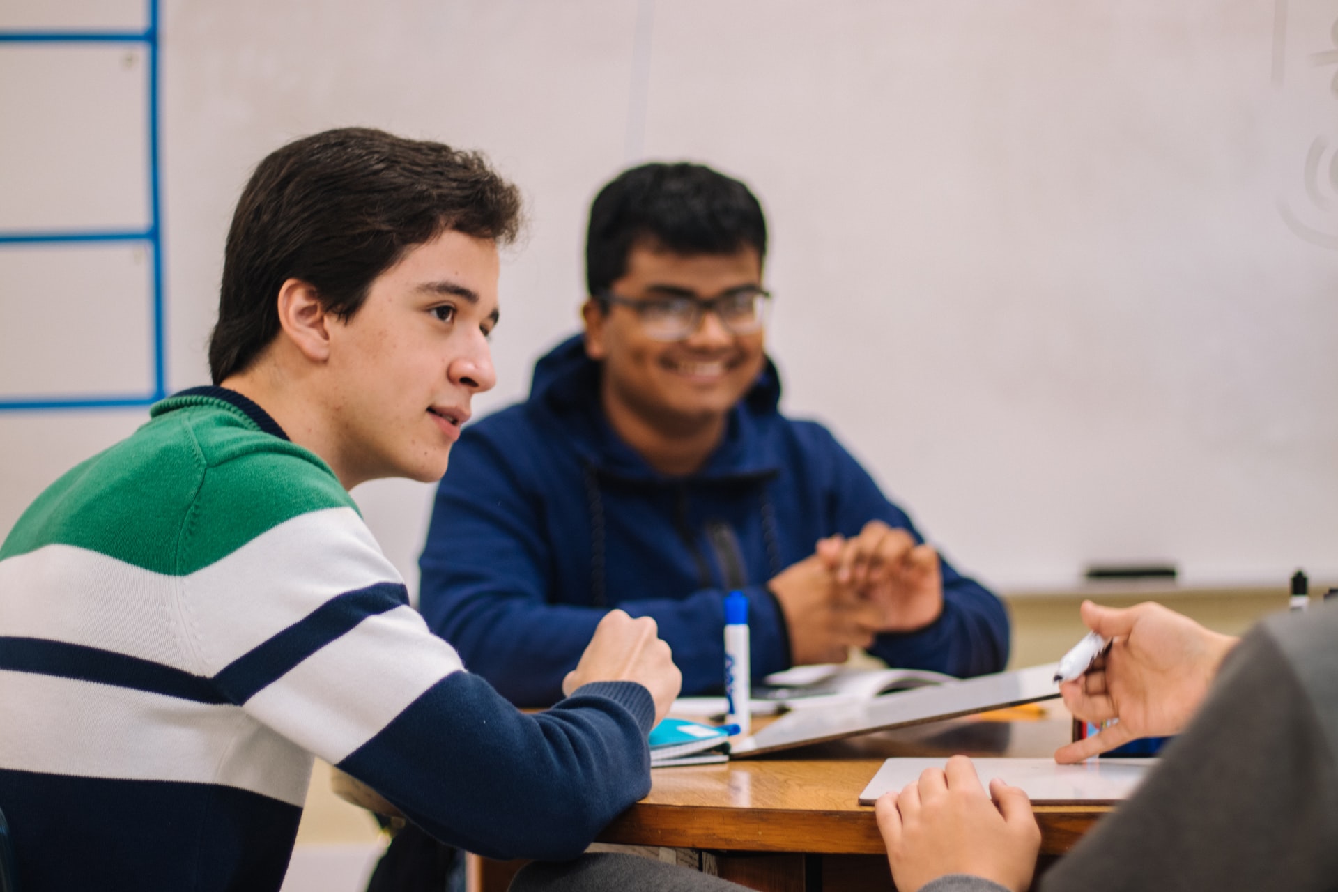 Vacunar a los adolescentes es clave para devolverles la confianza y libertad