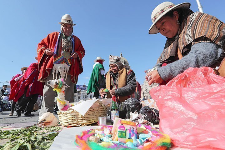 El mundo andino boliviano celebra a la “Pachamama”