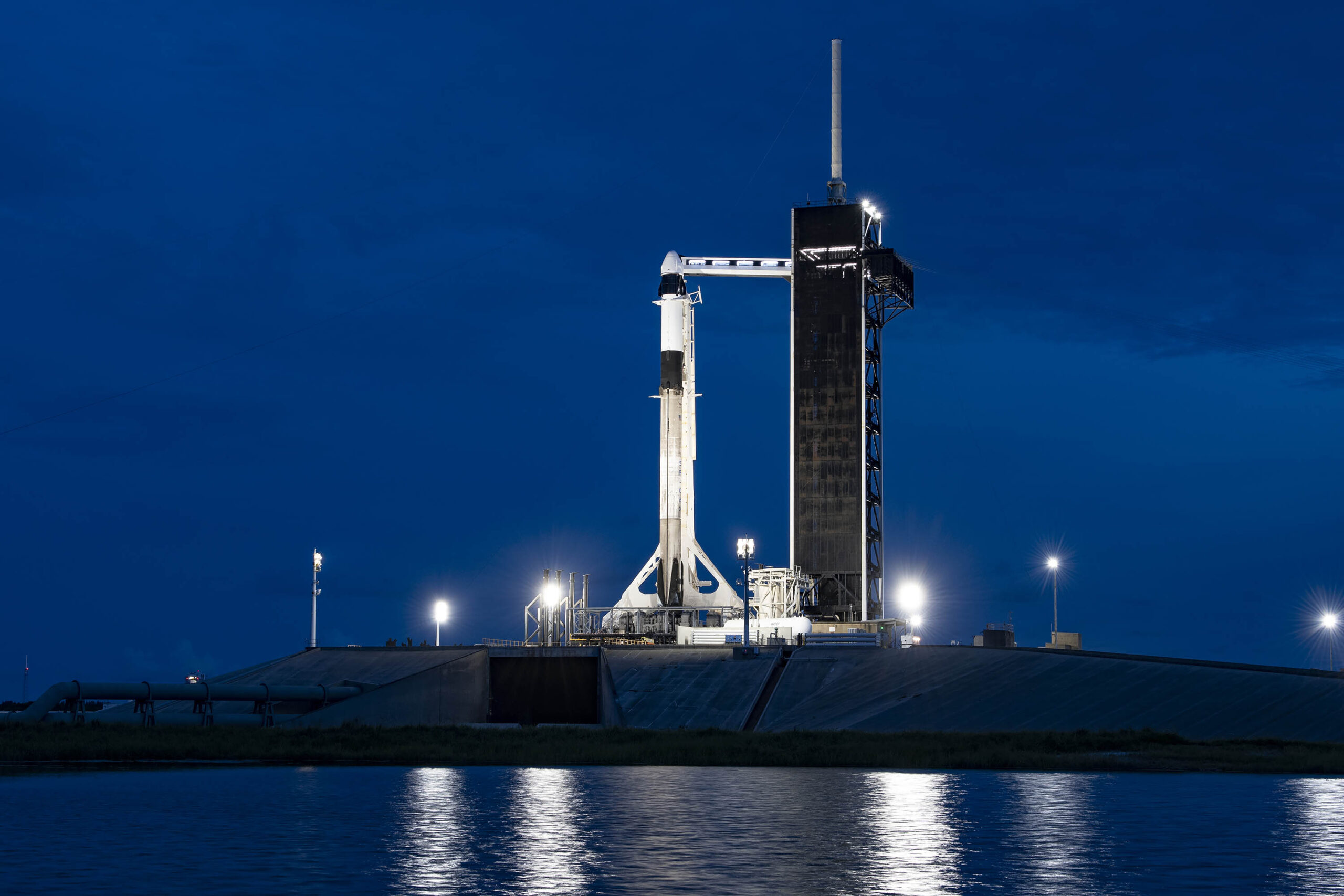 Primeros turistas espaciales de SpaceX, listos para el lanzamiento