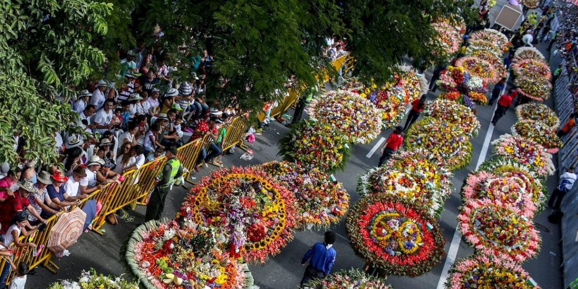 Fiesta colorida regresa a Medellín con el desfile de silleteros