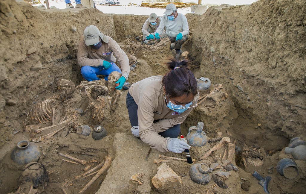 Descubren tumba múltiple en ciudadela prehispánica de Chan Chan en Perú