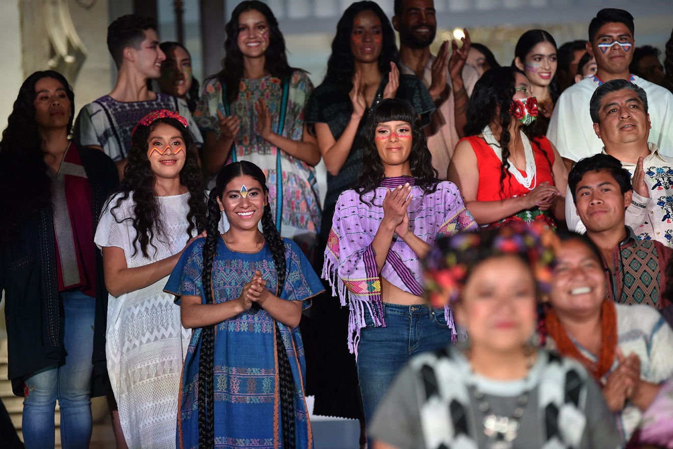 En México, una «fashion week» indígena contra el plagio