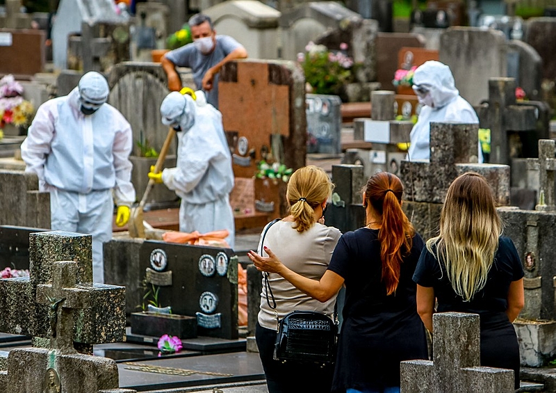 La pandemia por COVID-19 supera los cinco millones de muertos