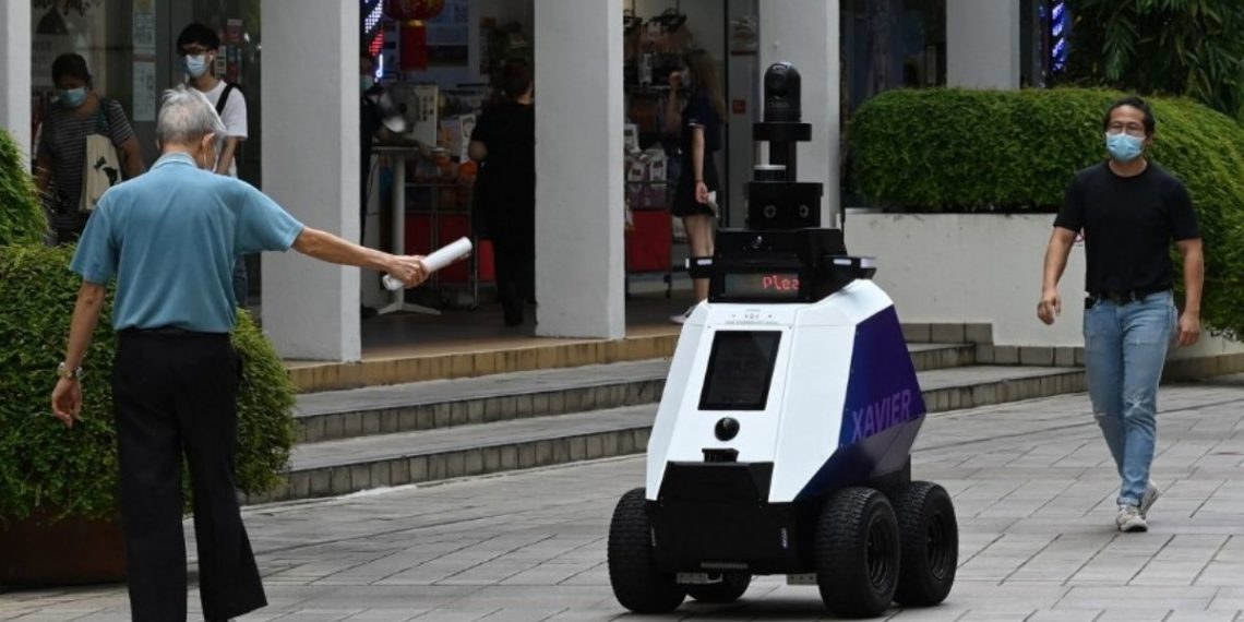 Singapur desarrolla robots de patrullaje