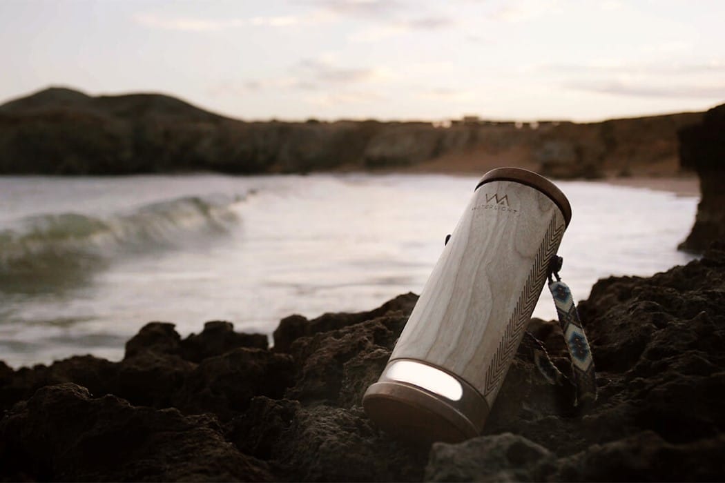 Water Light, una revolucionaria lámpara a partir de agua salada