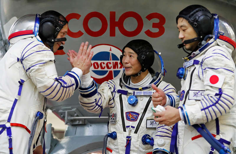 La Soyuz MS-20 con turistas espaciales japoneses aterriza en la estepa kazaja