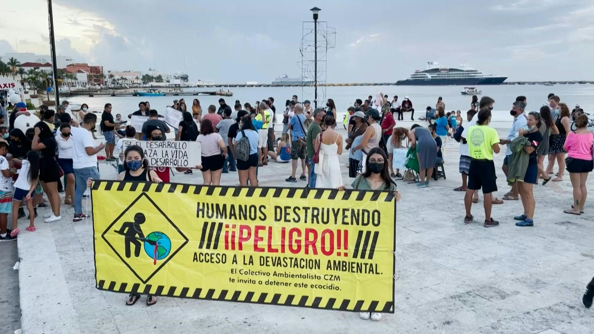 Ambientalistas protestan contra nuevo muelle de cruceros en México