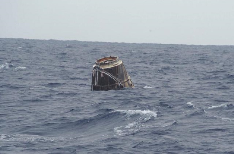 La cápsula Dragon ameriza frente a la costa de Florida en su regreso a la Tierra