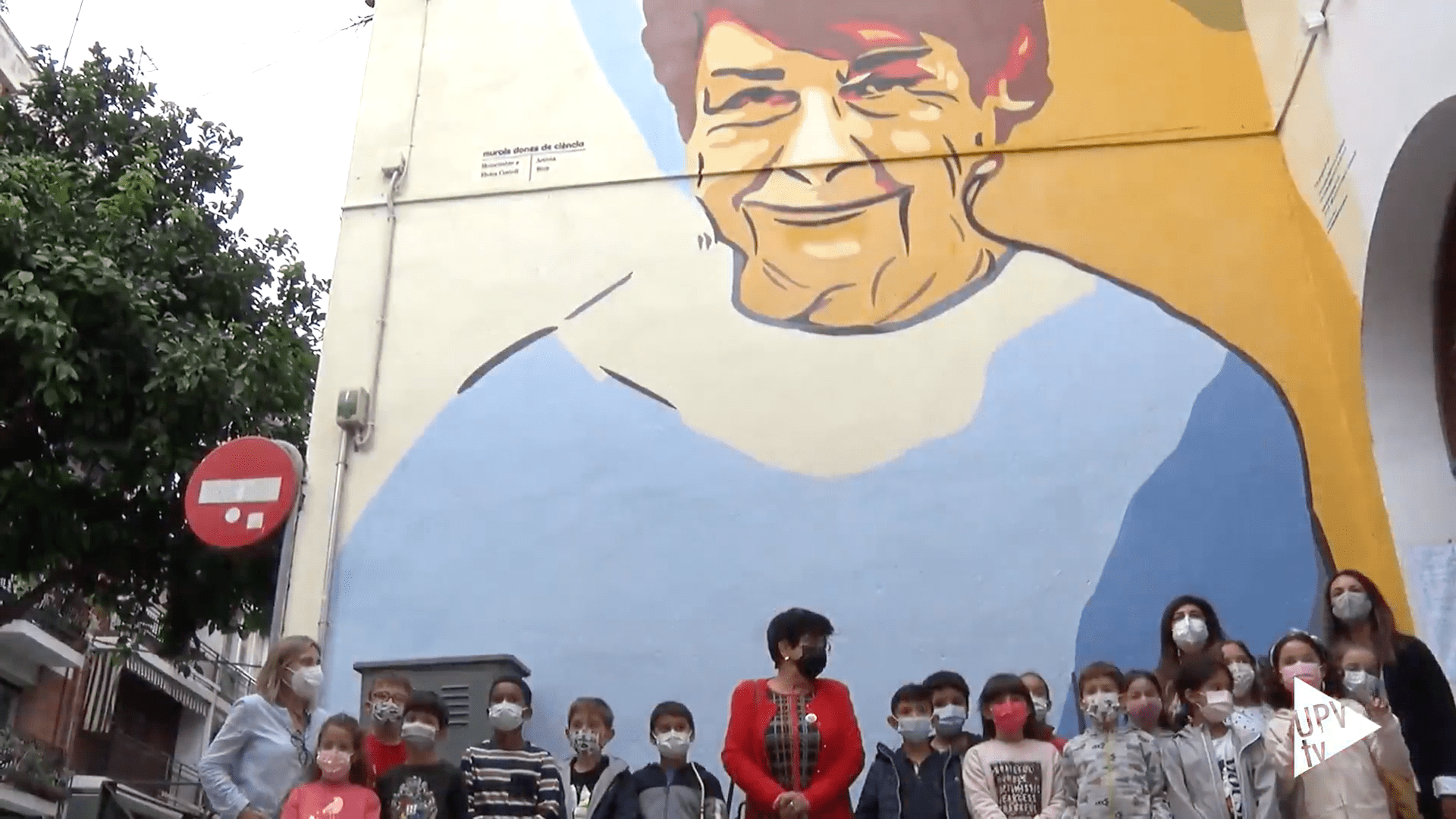 UPV inaugura el mural “Dones de Ciencia” en honor a Elvira Costell