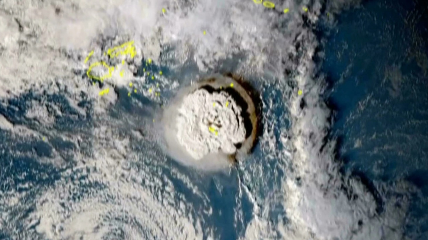 Alerta de tsunami para costa oeste de EE.UU e inundaciones en Hawái tras erupción en Tonga