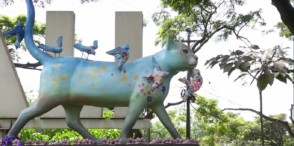 Santa Estelita Gatía: La escultura de gata con aves que adorna las calles de Cali