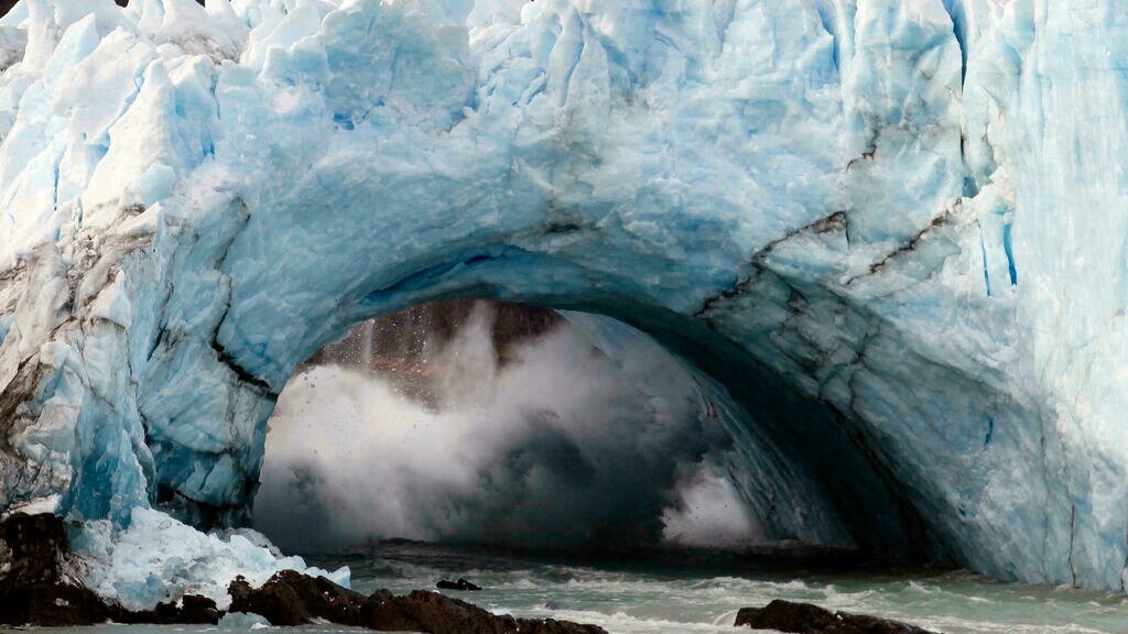 Los glaciares tienen menos agua de lo que se pensaba, según estudio.