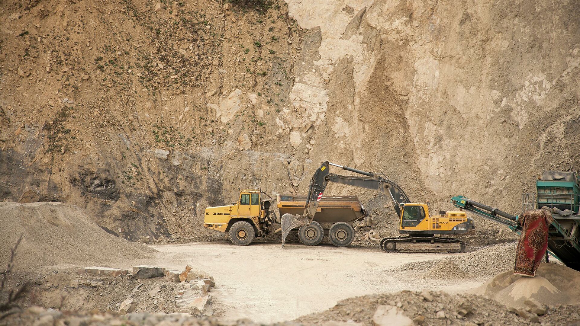 Honduras se declara libre de minería a cielo abierto y cancelará concesiones