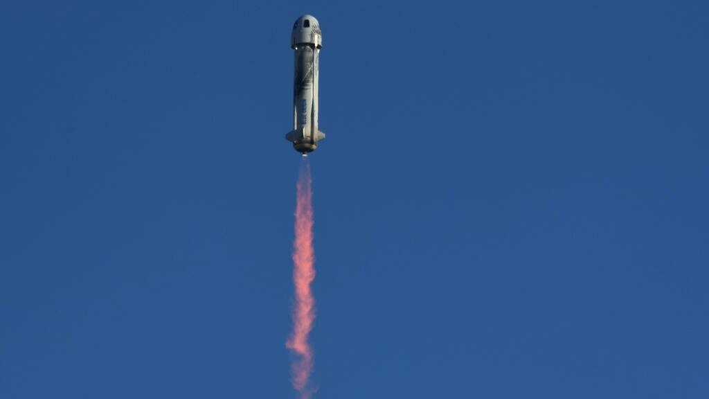 Blue Origin realiza con éxito su cuarto vuelo tripulado a la última frontera