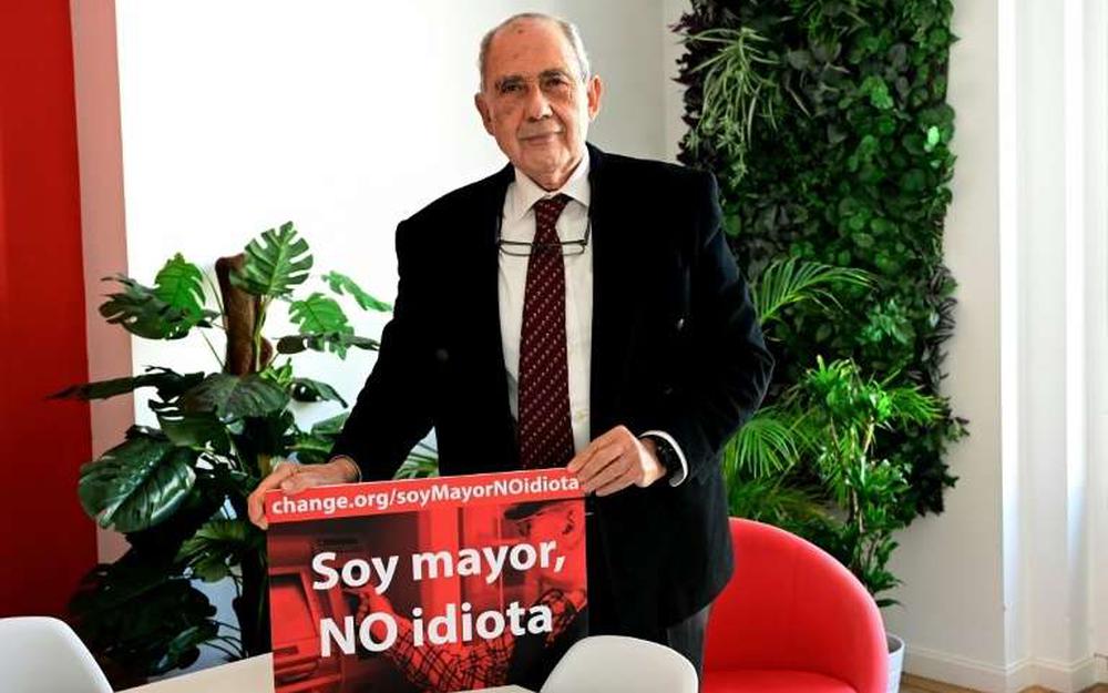 “Soy mayor, no idiota”: manifiesto contra la exclusión financiera de adultos mayores