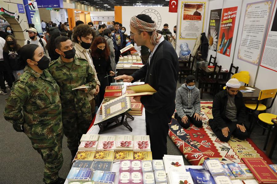 La literatura vuelve a tomarse masivamente a Bogotá en el Día del Libro