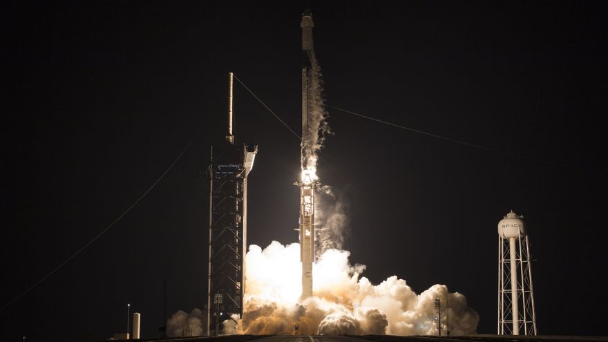 SpaceX amplía su red de internet espacial con más satélites