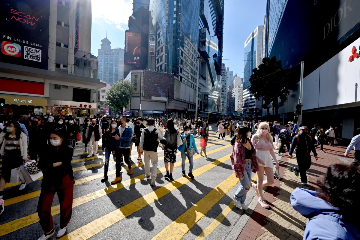 Hong Kong relaja las medidas contra COVID-19