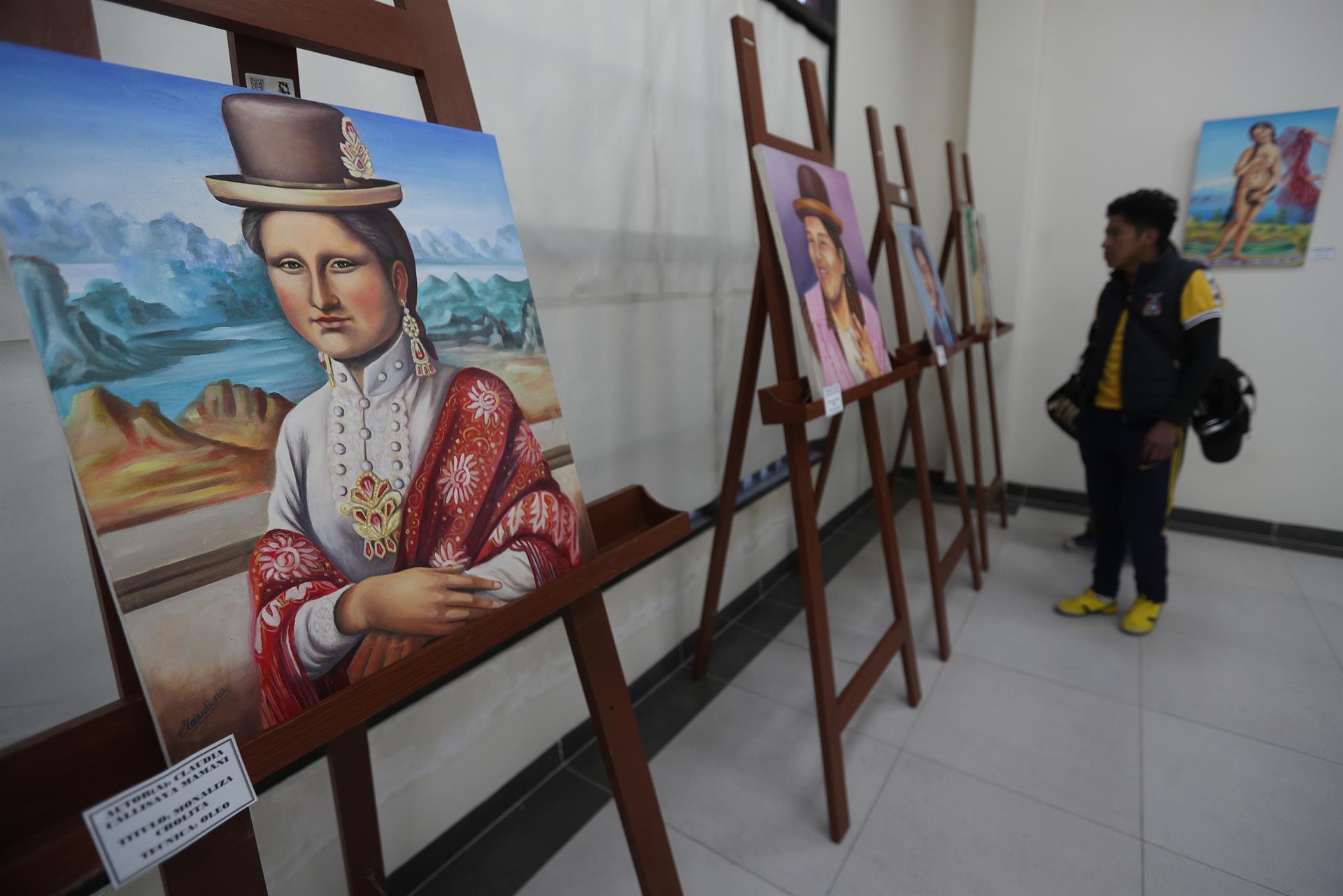 Una Mona Lisa andina nace del pincel de la aimara boliviana Claudia Callizaya