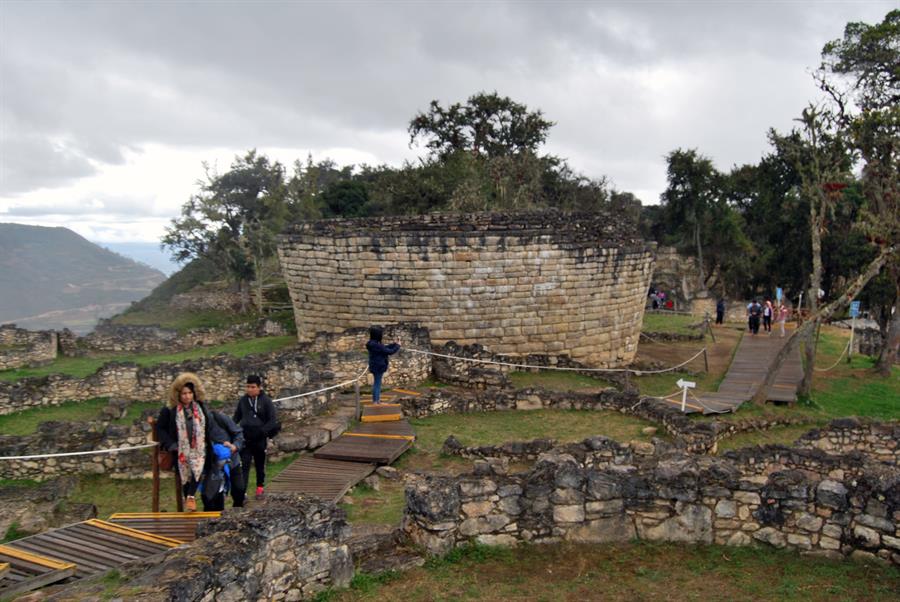 Comienzan las labores de protección de Kuélap tras derrumbe en Perú