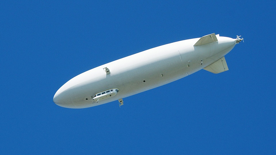 Científicos chinos logran récord mundial con vuelo de dirigible flotante