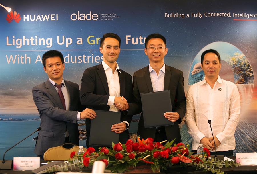 Huawei firma acuerdo para generar energía solar en regiones de Perú