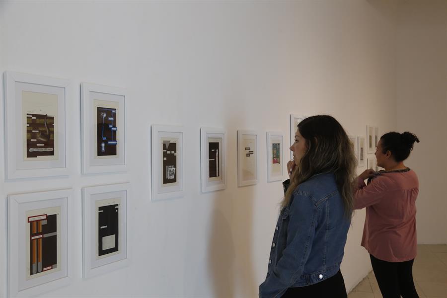 Una exposición en México interviene con poesía visual la Rayuela de Cortázar