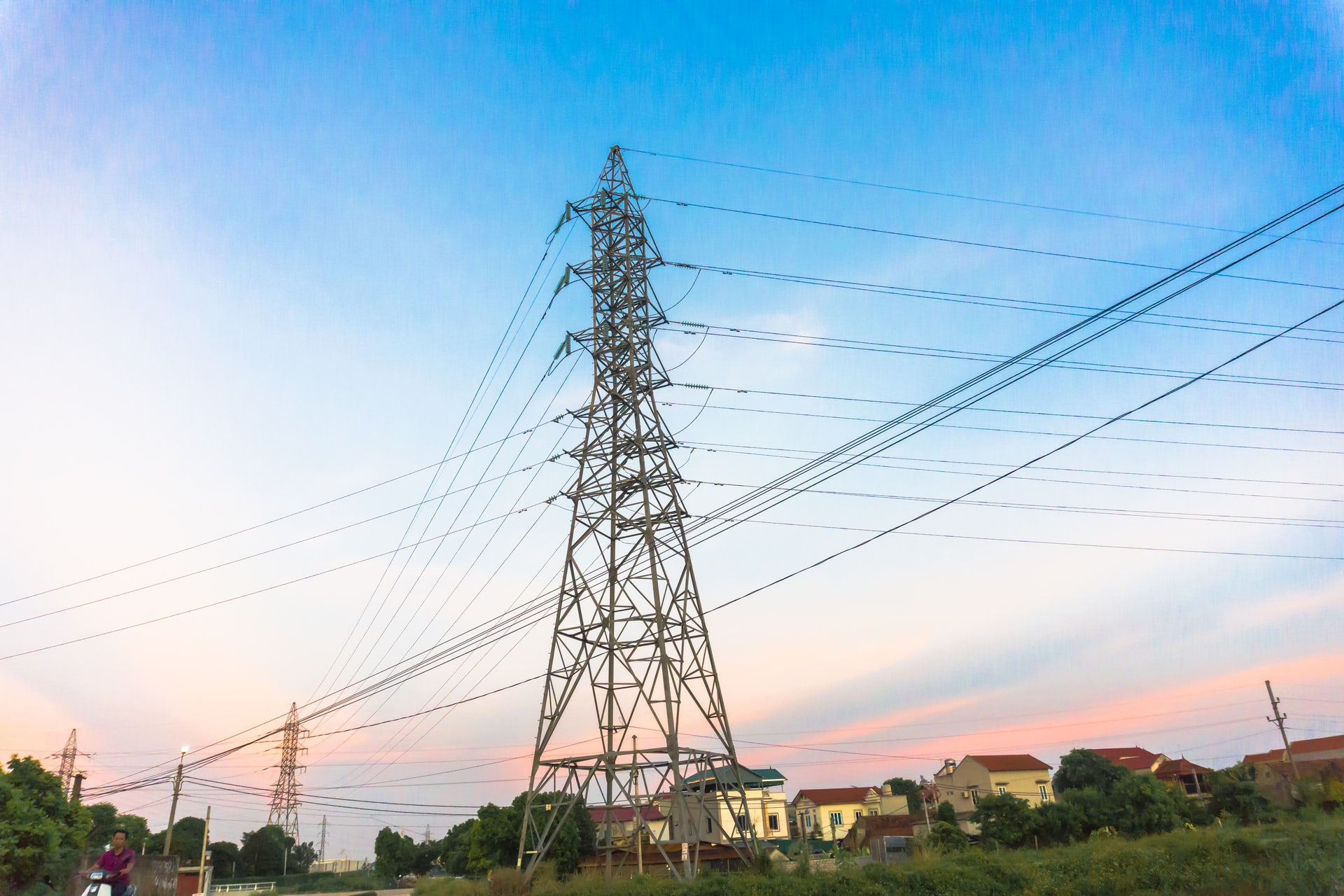 ¿Qué es la transición energética justa? Un libro colombiano busca explicarlo