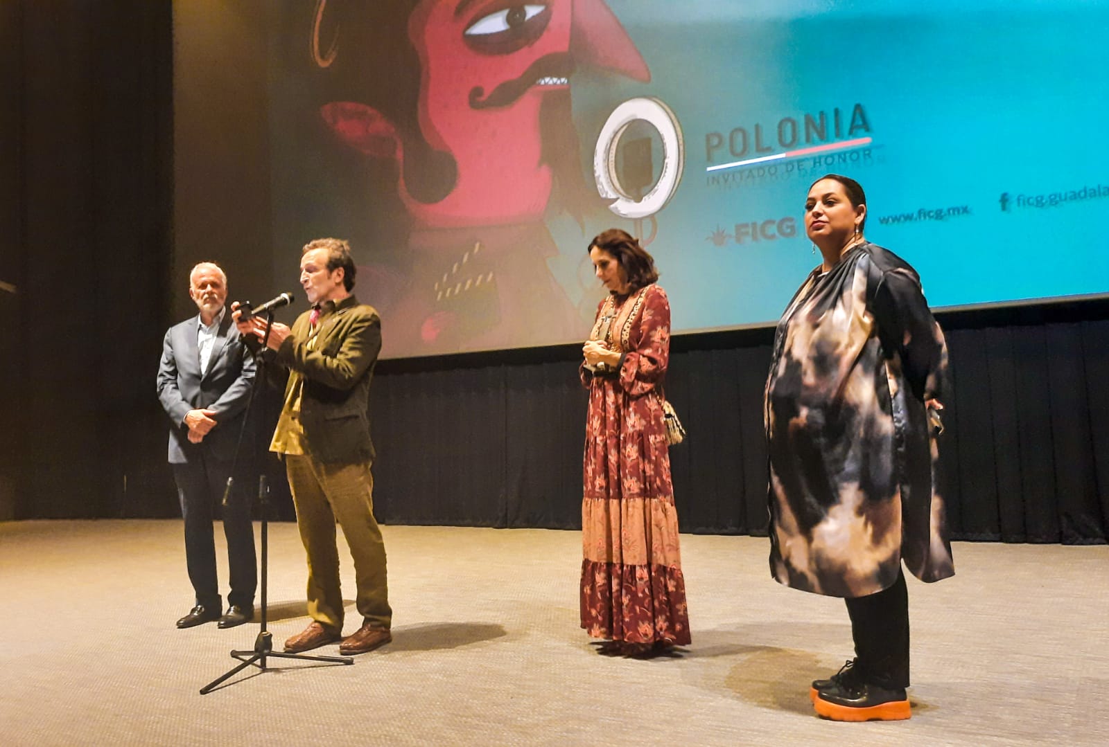 “La cultura es el eje de la transformación”: Daniel Giménez Cacho recibe el Premio Mayahuel de Plata