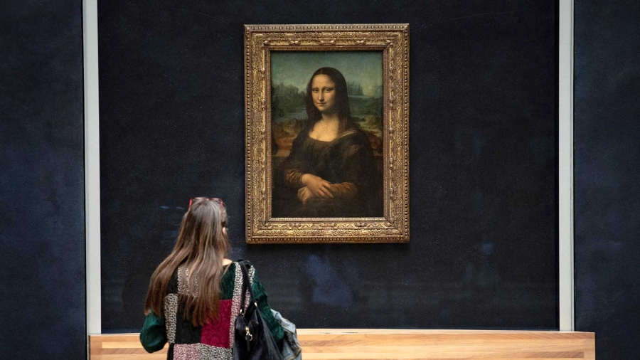 El pastelazo a la pintura de la “Mona Lisa” en el Louvre