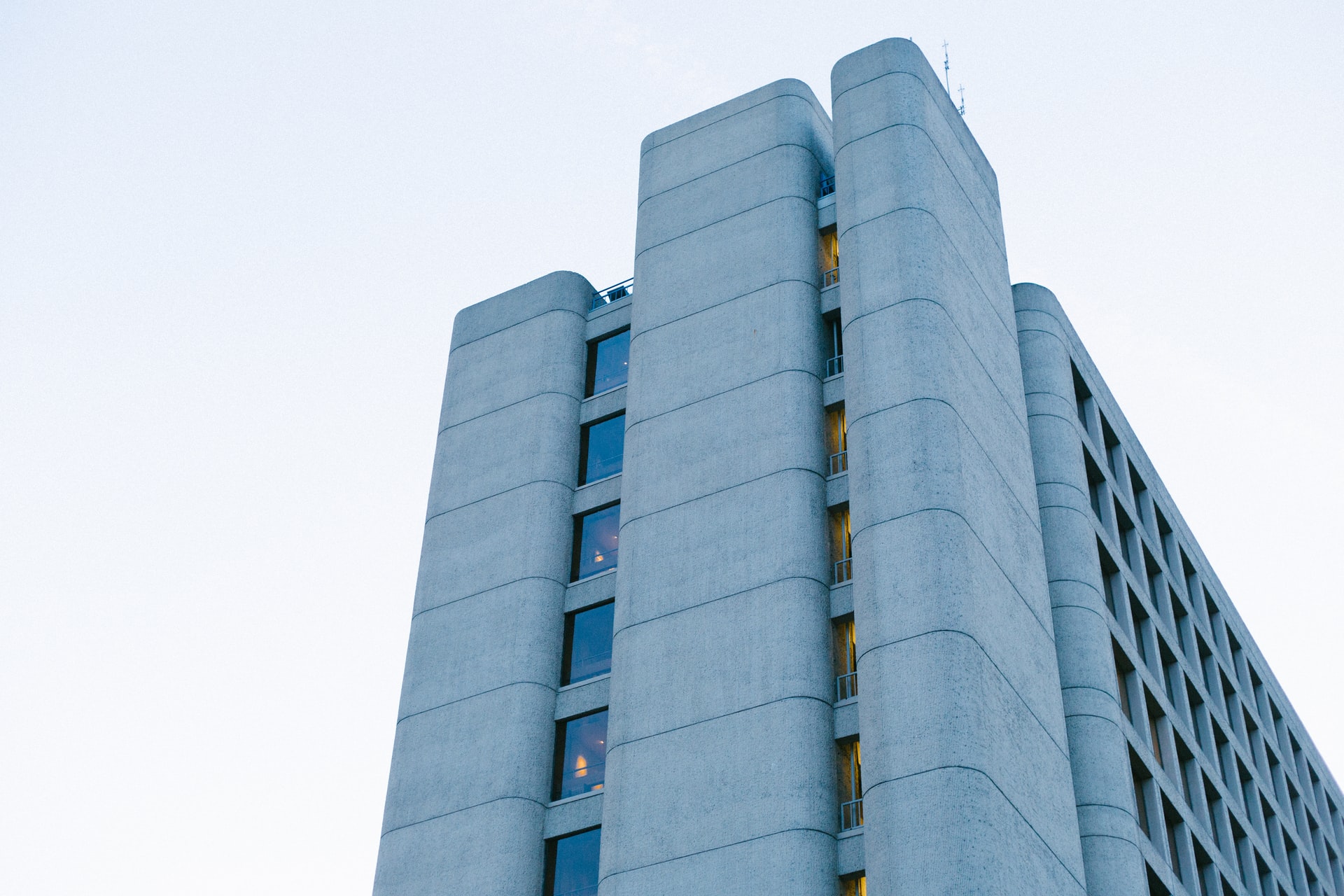 La UPV construye el primer edificio que podría soportar situaciones extremas