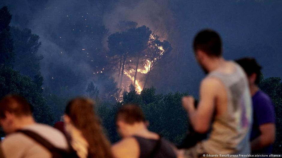 Incendios se extienden por sur de Europa, pico de calor en la península ibérica