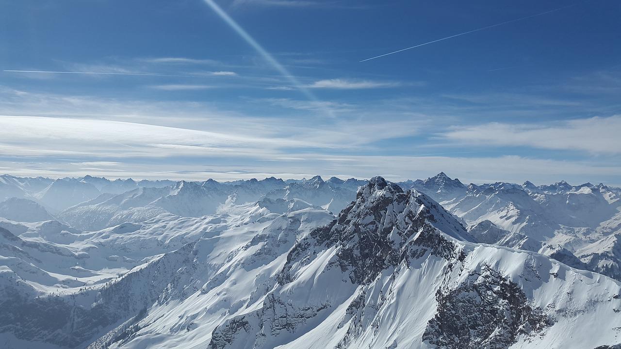 Deshielo de glaciares por olas de calor afecta a rutas de montaña en Alpes