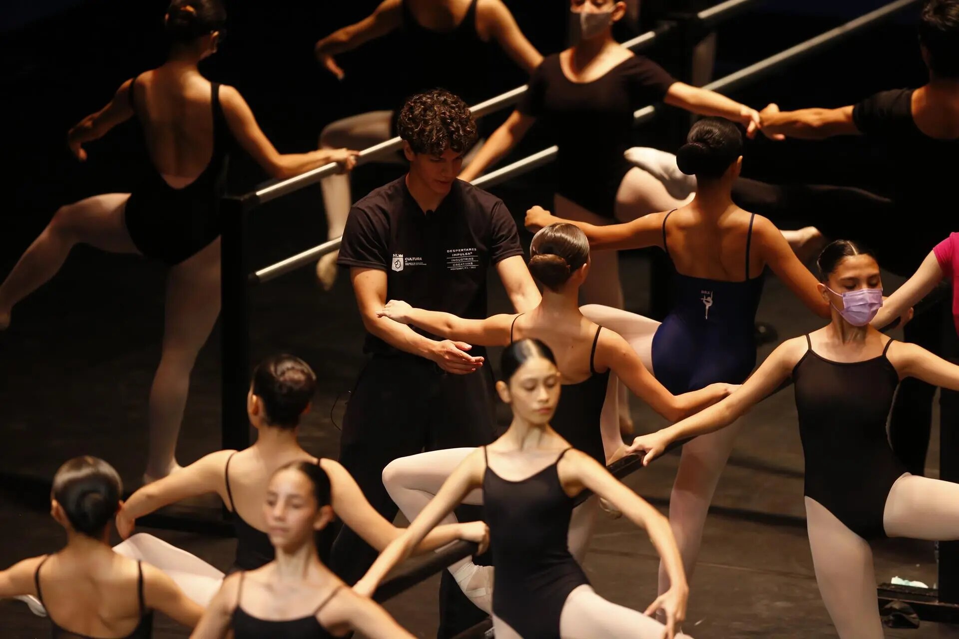 Isaac Hernández impulsa a nuevos talentos de la danza en el norte de México