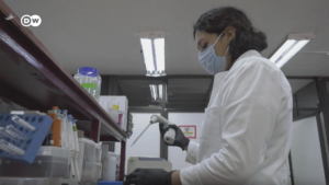 476-1 CIENCIA_fármacomexicana_Foto de DW