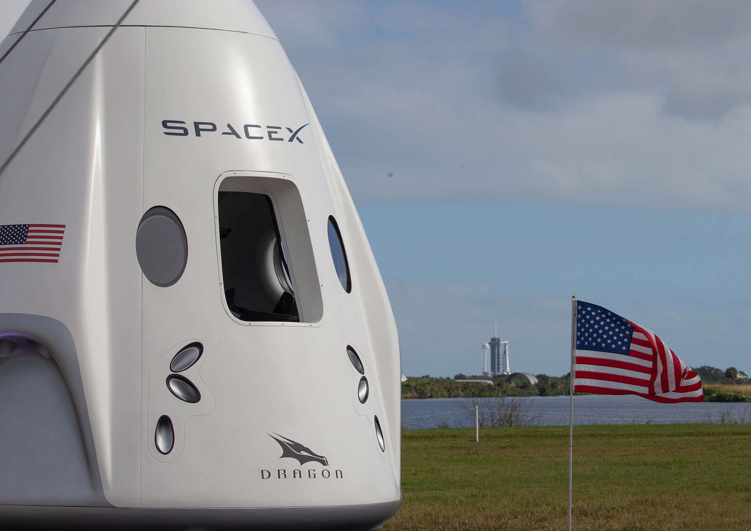 Cápsula de carga de SpaceX se separa con éxito de la EEI e inicia su vuelta