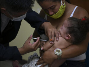 113-3 CIENCIA_vacunaciónvenezuela_Foto de AFP