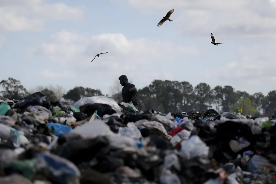 Incertidumbre y esperanza en la «reconversión» del mayor basural de Argentina