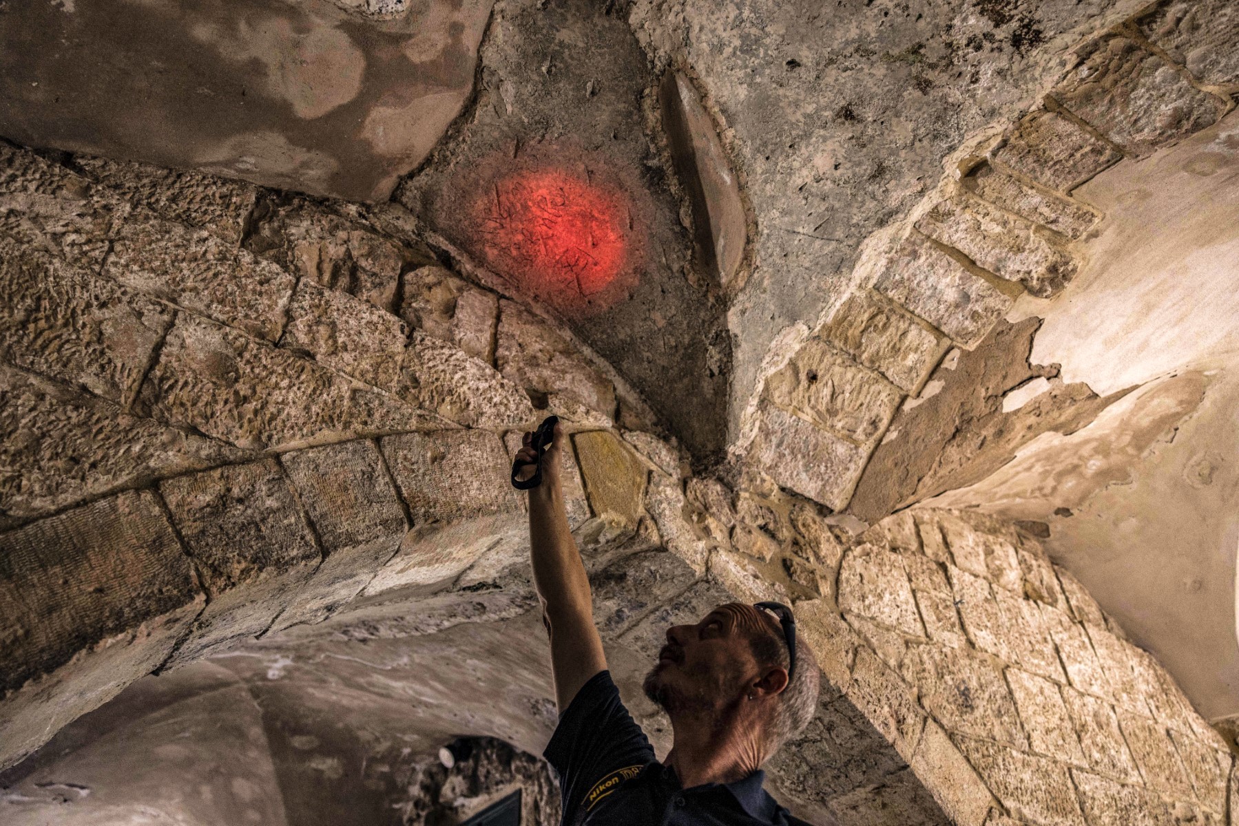 Un graffiti de un caballero y héroe suizo descubierto en Jerusalén