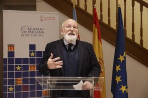 cb01028b952056dc57d97d8b285f895b1be07824w