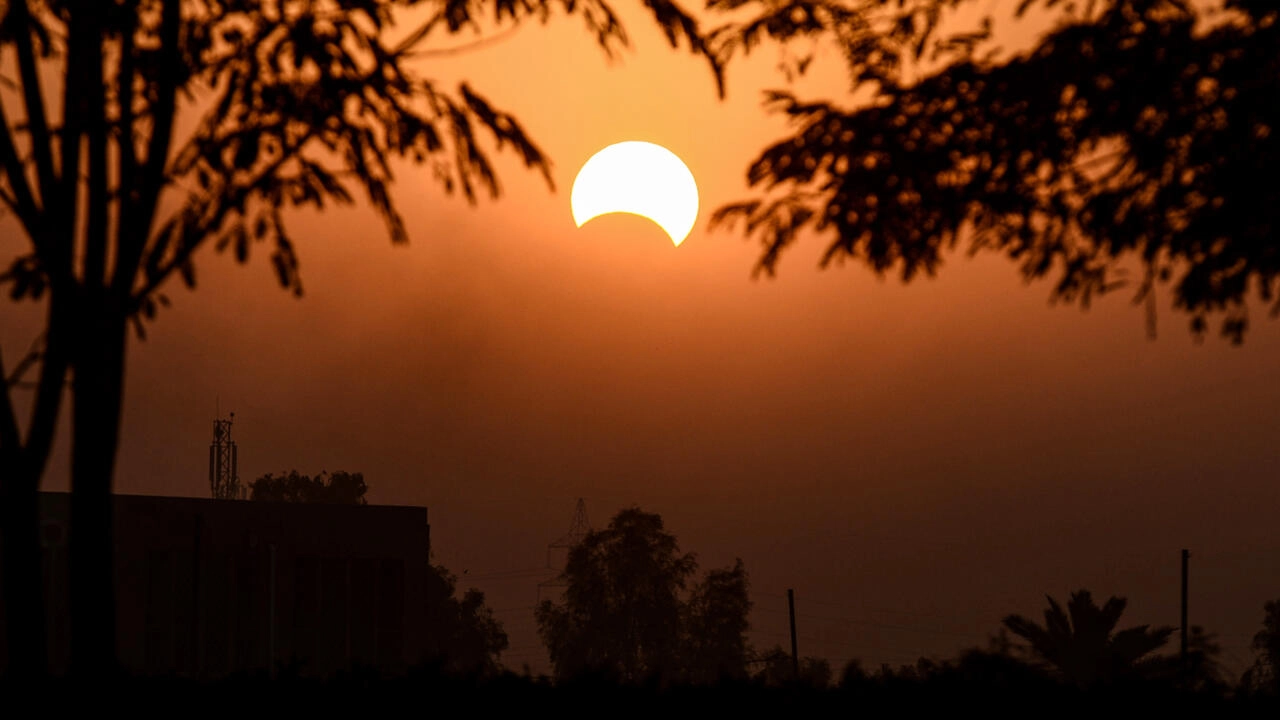 Eclipse solar parcial de Islandia a India el martes