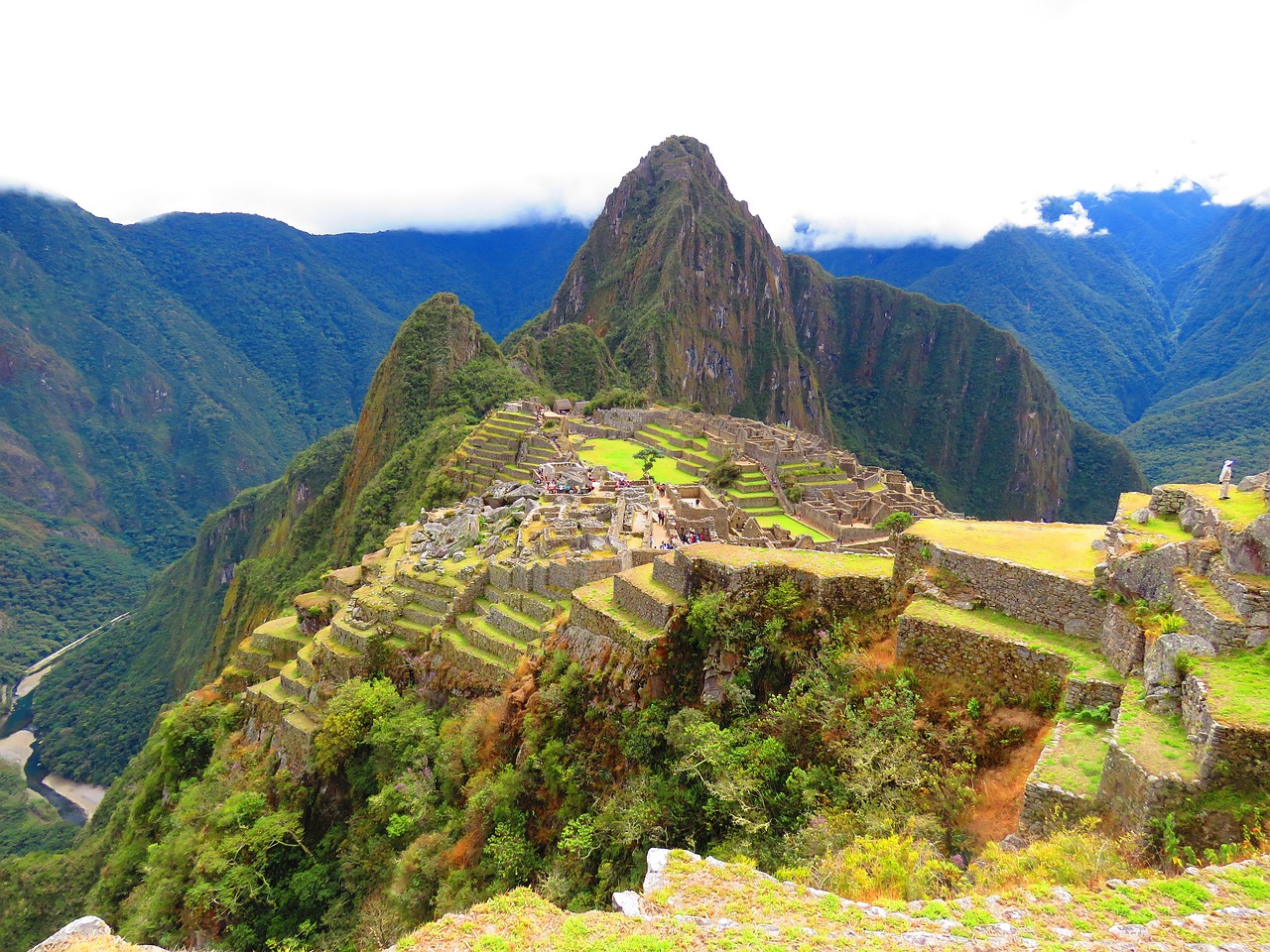 Perú y Chile celebran el poema que Pablo Neruda dedicó a Machu Picchu