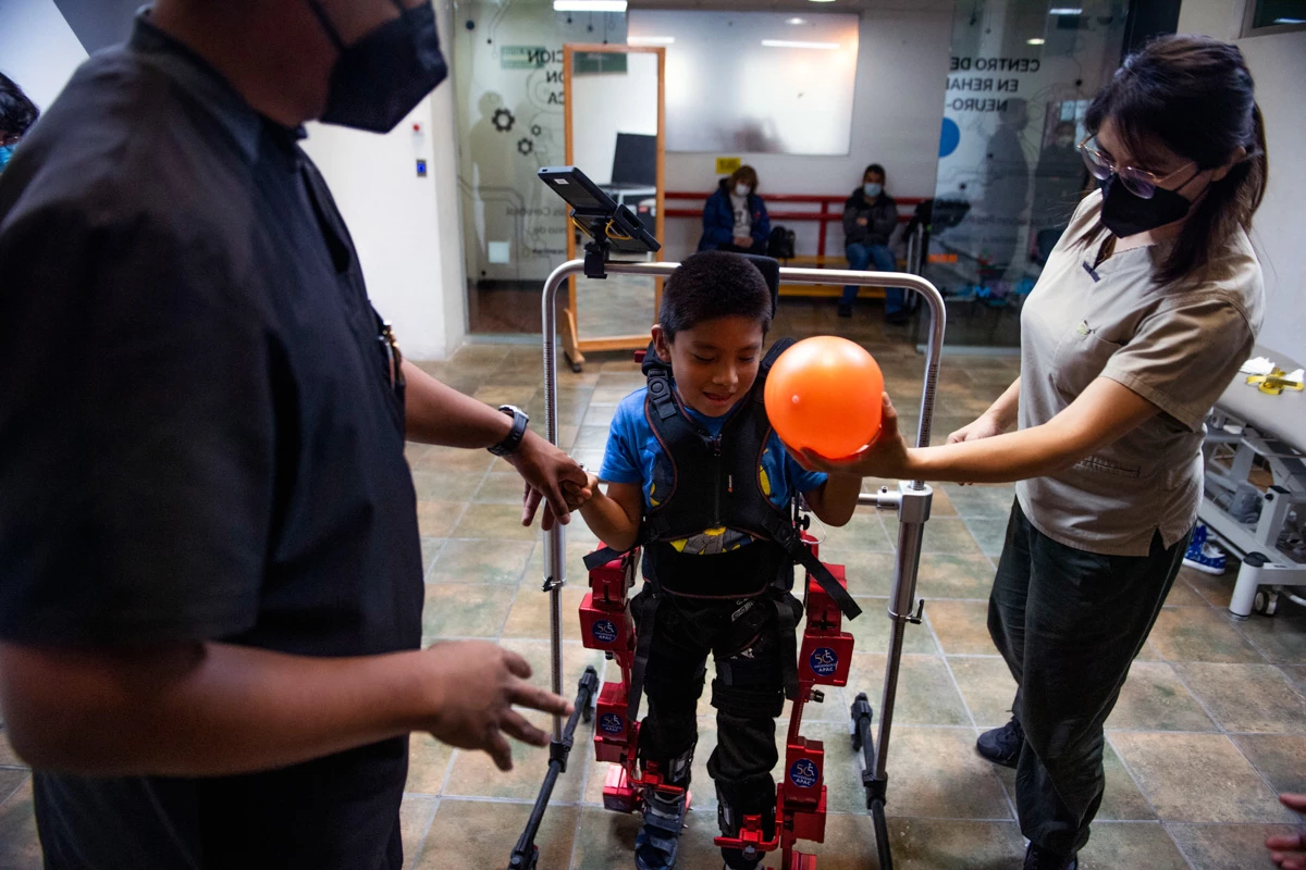 Neuro-robótica para mejorar los tratamientos de parálisis cerebral en niños