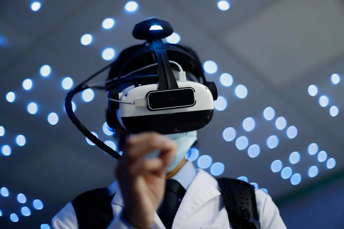 Universidad salvadoreña inaugura el primer laboratorio de realidad virtual