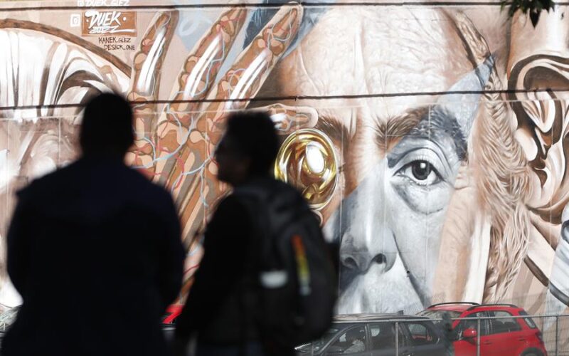 Ciudad de México inaugura plaza para honrar al escritor José Saramago