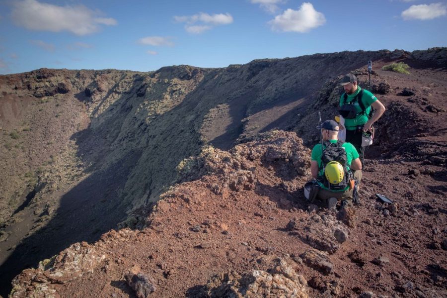 Astronautas entrenan en la isla Lanzarote por su gran parecido con la Luna