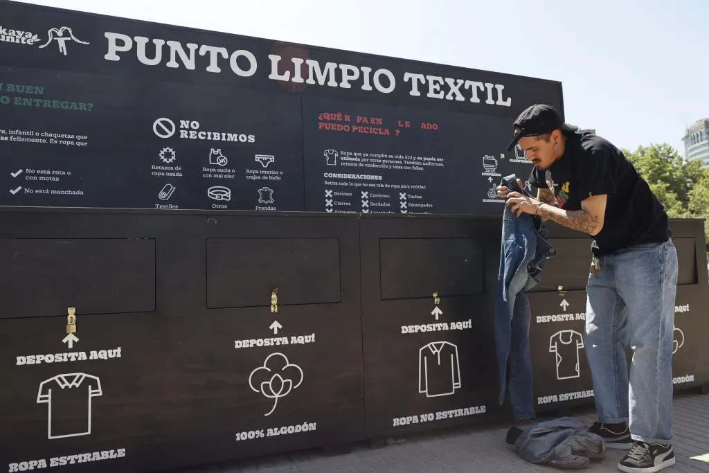 Un barrio chileno impulsa el reciclaje textil para reducir emisiones de carbono