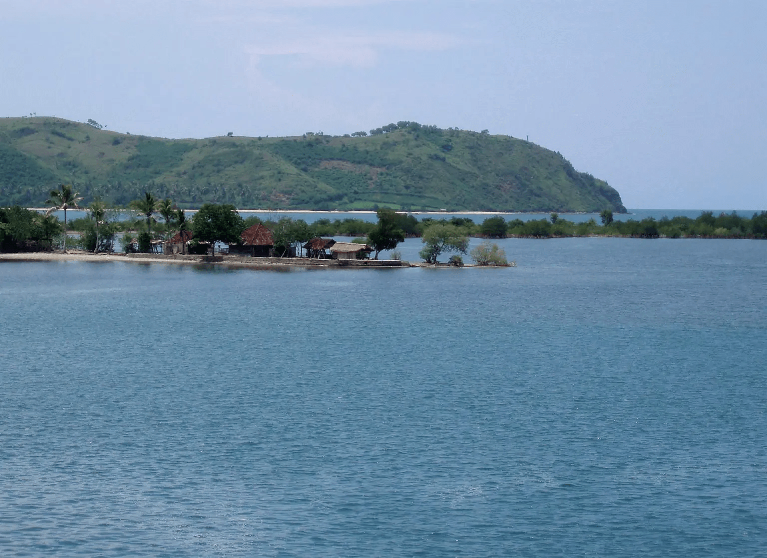 Pari, la isla de Indonesia que está en peligro de desaparecer