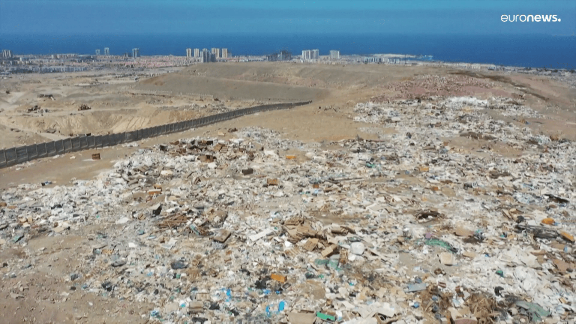 Atacama, un vulnerable ecosistema convertido en vertedero del planeta